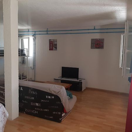 Gogo Location 1 Apartment Forest-Saint-Julien Екстериор снимка