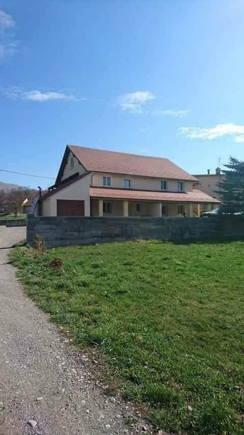 Gogo Location 1 Apartment Forest-Saint-Julien Екстериор снимка