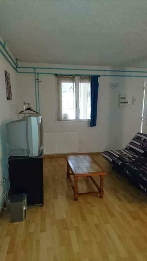 Gogo Location 1 Apartment Forest-Saint-Julien Екстериор снимка