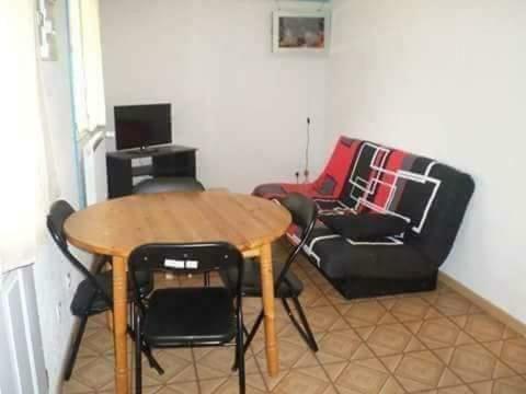 Gogo Location 1 Apartment Forest-Saint-Julien Екстериор снимка